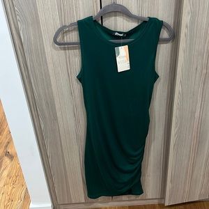 Women’s sleeveless green dress, brand new with tags